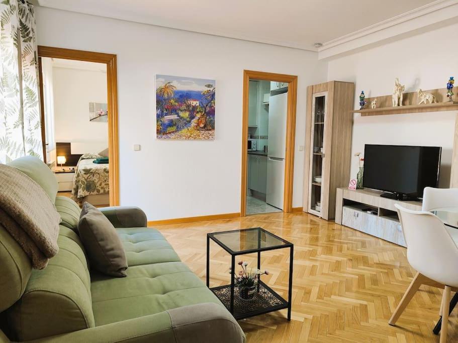 Apartamentos Turisticos Seviro Madrid Bagian luar foto